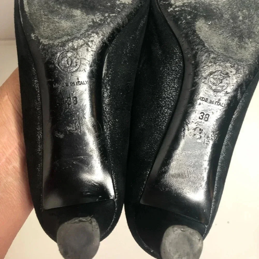 CHANEL Suede Heels - Picture 6 of 11